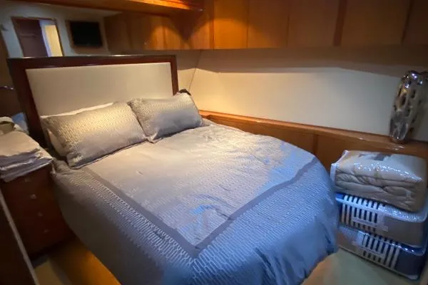 Slide: The Image of Hatteras 77 Convertible 2008 - 21