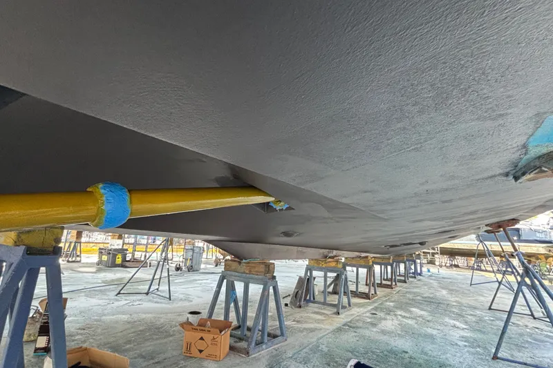 Slide: The Image of Hatteras 77 Convertible 2008 - 37