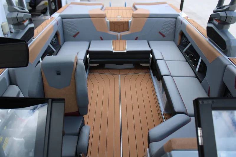 Slide: The Image of Nautique GS22 2026 - 5