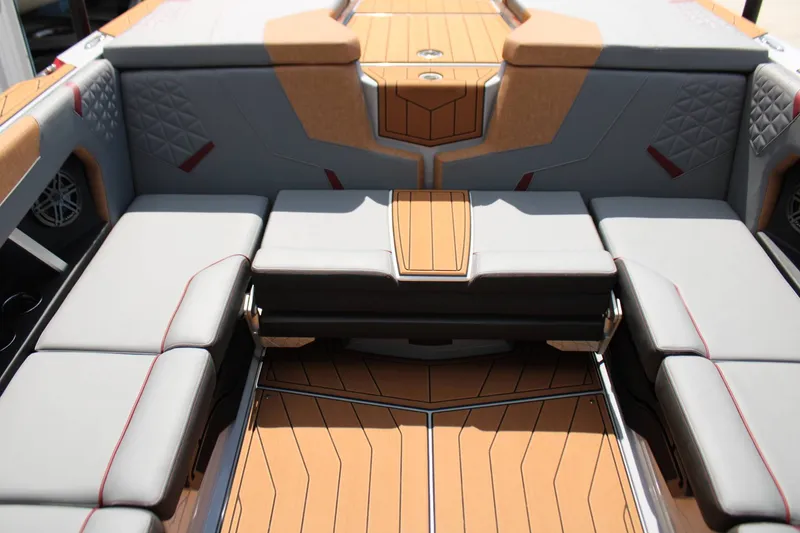 Slide: The Image of Nautique GS22 2026 - 12