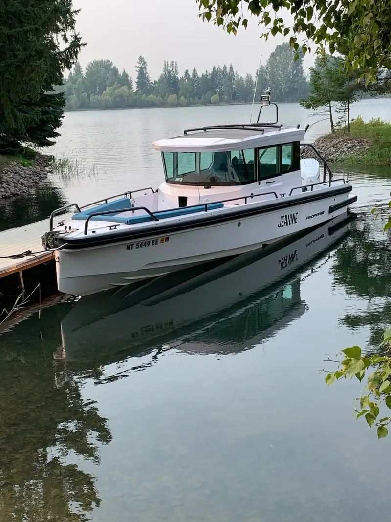 Slide: The Image of Axopar 28 Cabin 2021 - 5