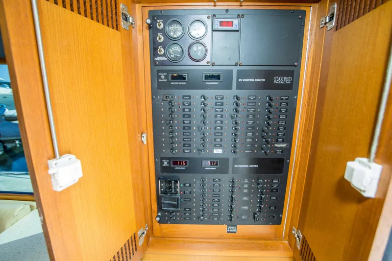 Slide: The Image of Cabo Flybridge 2004 - 34