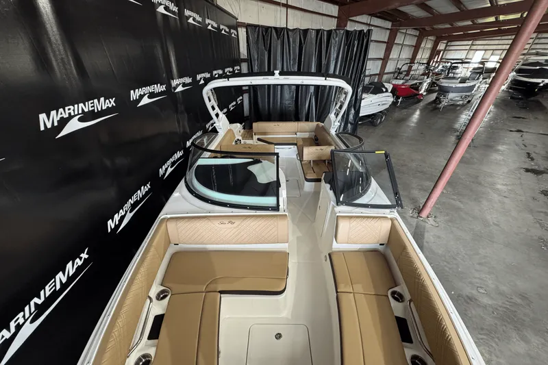 Slide: The Image of Sea Ray SDX 270 2025 - 26