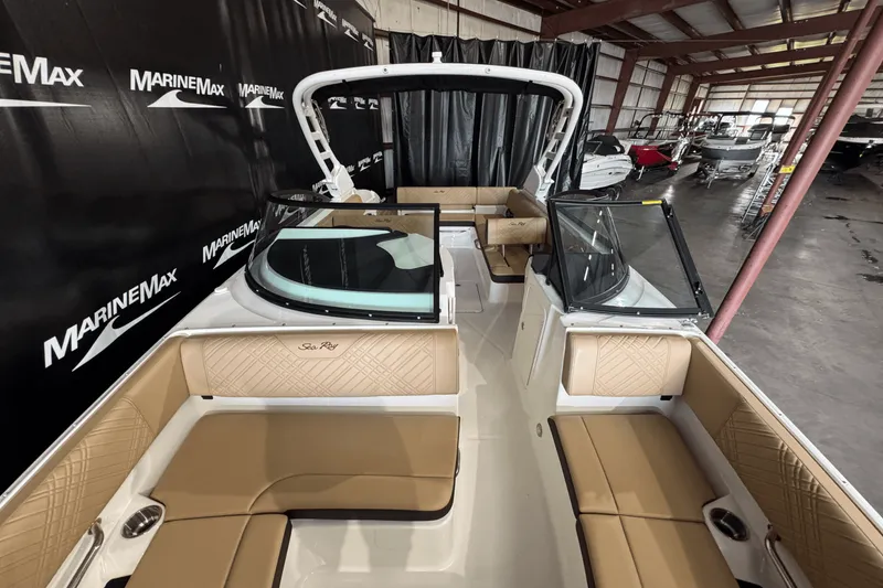 Slide: The Image of Sea Ray SDX 270 2025 - 28