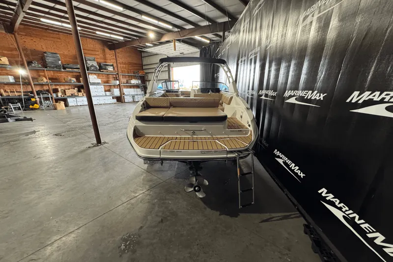 Slide: The Image of Sea Ray SDX 270 2025 - 3