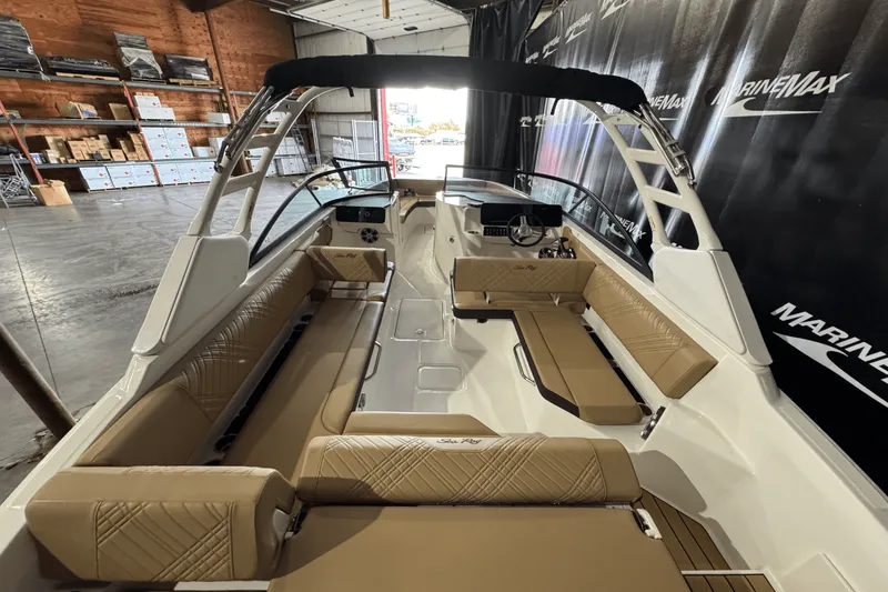 Slide: The Image of Sea Ray SDX 270 2025 - 4