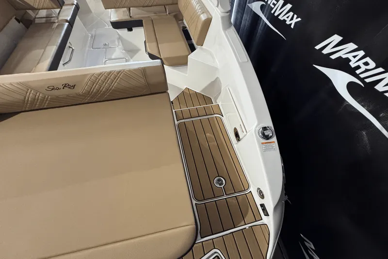 Slide: The Image of Sea Ray SDX 270 2025 - 7