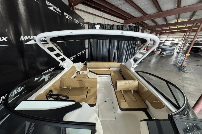 Slide: The Image of Sea Ray SDX 270 2025 - 9