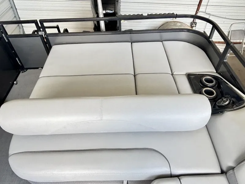 Slide: The Image of Regency TRACKER BOATS 250 DL3 2020 - 6