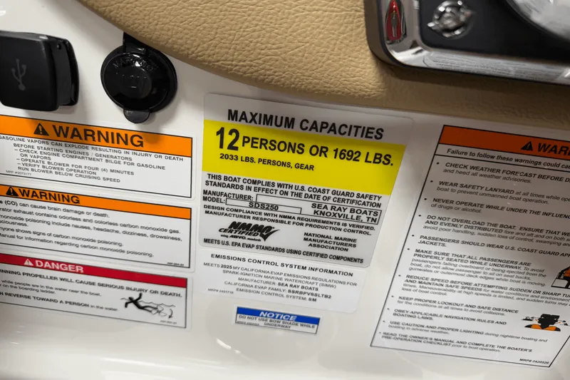 Slide: The Image of Sea Ray SDX 250 Surf 2025 - 103