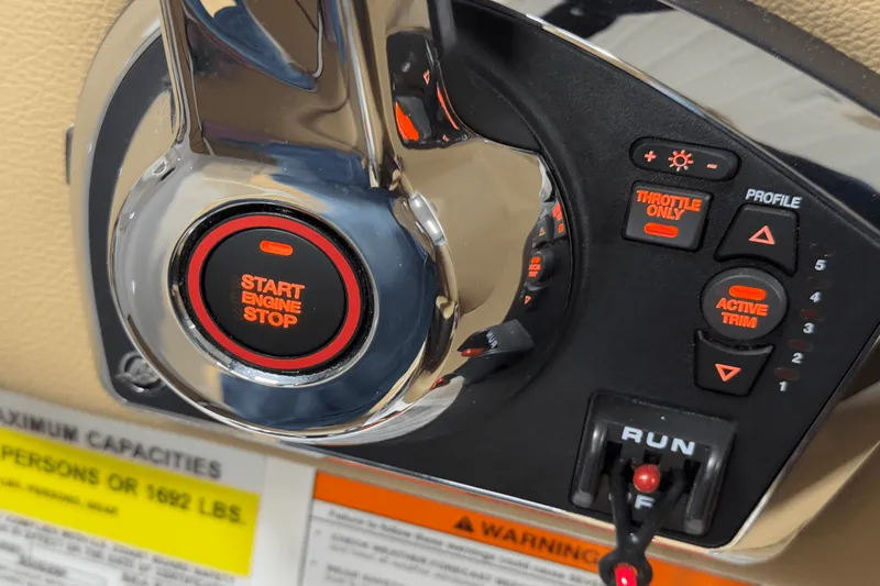 Slide: The Image of Sea Ray SDX 250 Surf 2025 - 105