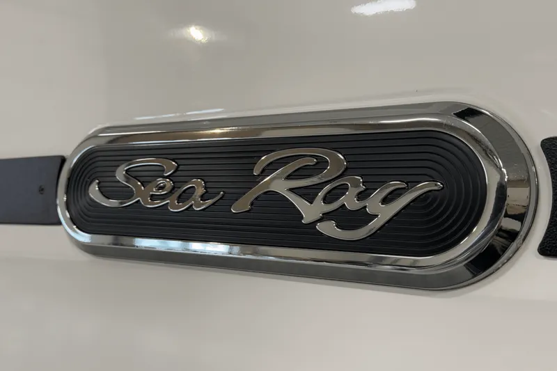 Slide: The Image of Sea Ray SDX 250 Surf 2025 - 12