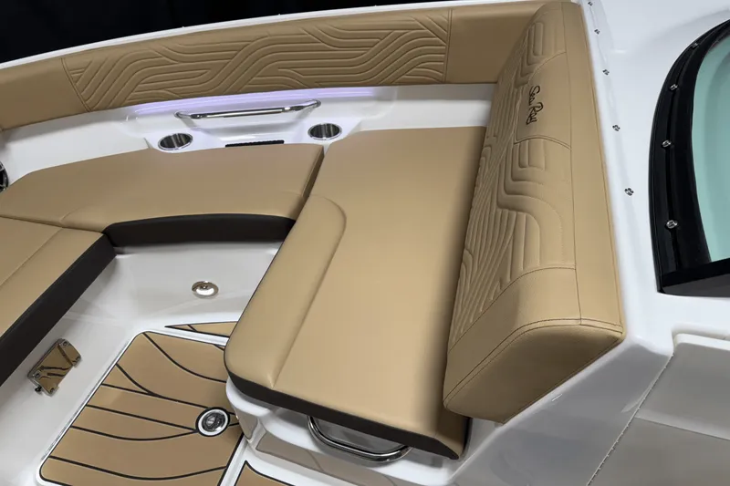Slide: The Image of Sea Ray SDX 250 Surf 2025 - 122