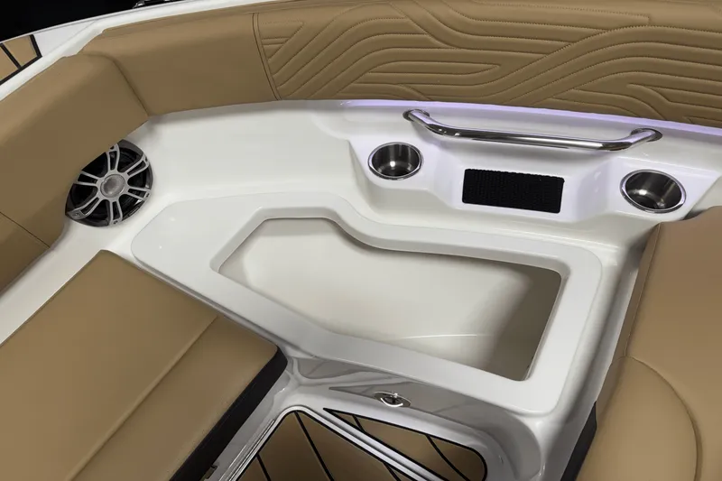 Slide: The Image of Sea Ray SDX 250 Surf 2025 - 127