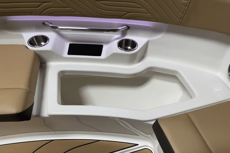 Slide: The Image of Sea Ray SDX 250 Surf 2025 - 131