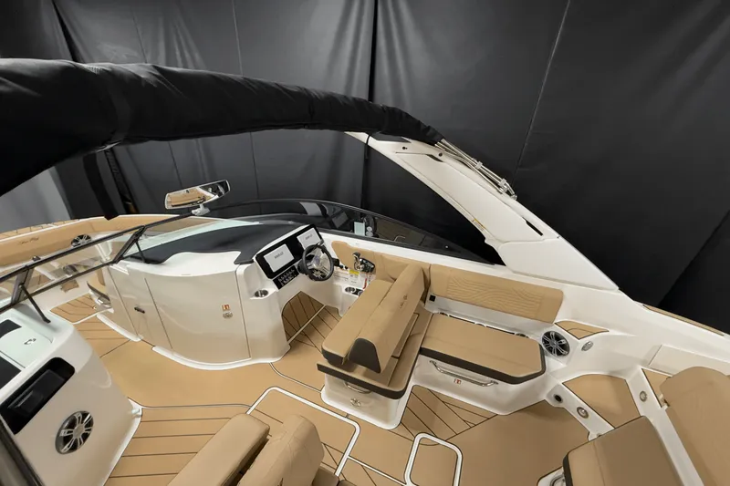 Slide: The Image of Sea Ray SDX 250 Surf 2025 - 140