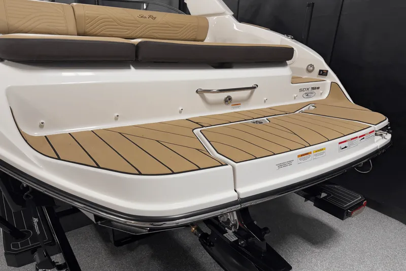 Slide: The Image of Sea Ray SDX 250 Surf 2025 - 143