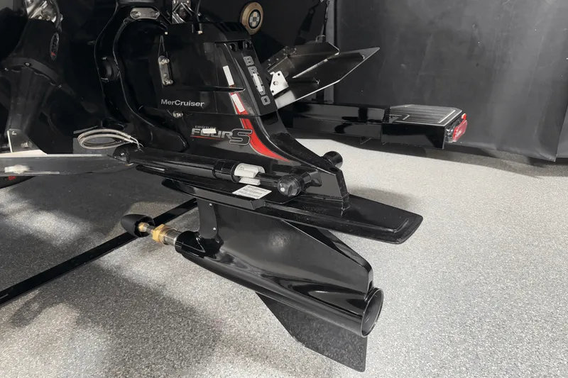 Slide: The Image of Sea Ray SDX 250 Surf 2025 - 144