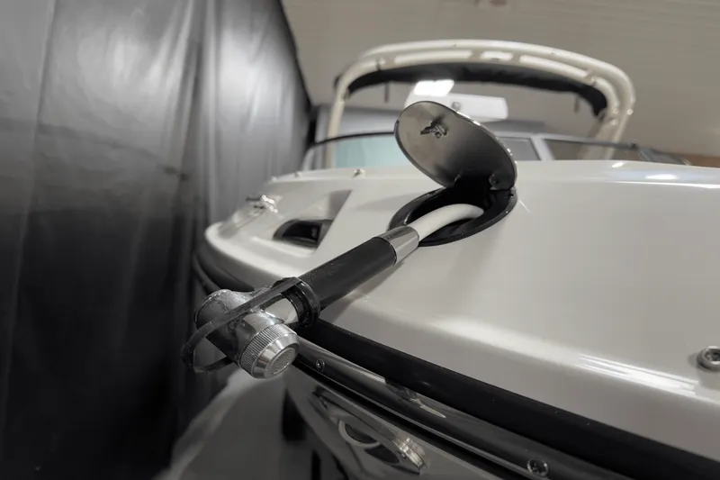 Slide: The Image of Sea Ray SDX 250 Surf 2025 - 20