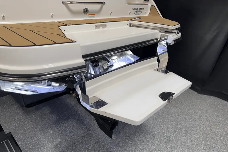 Slide: The Image of Sea Ray SDX 250 Surf 2025 - 25