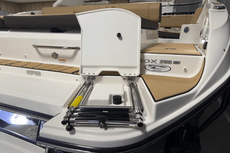 Slide: The Image of Sea Ray SDX 250 Surf 2025 - 29