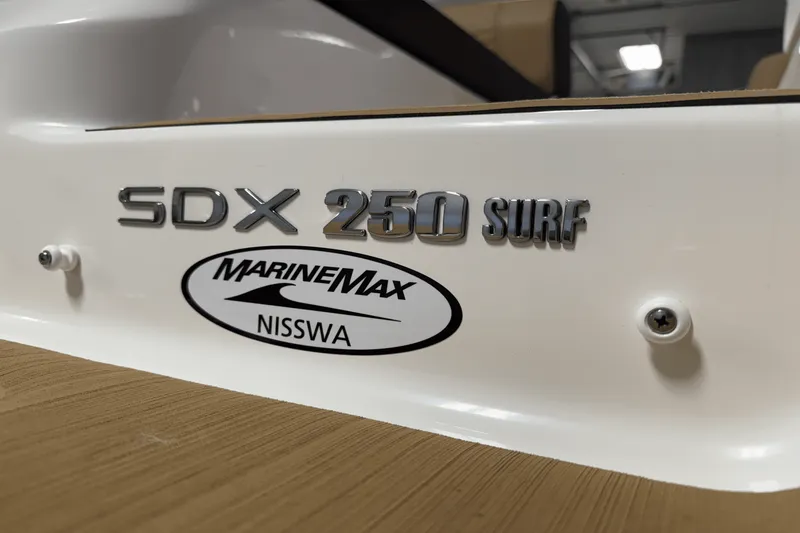 Slide: The Image of Sea Ray SDX 250 Surf 2025 - 31