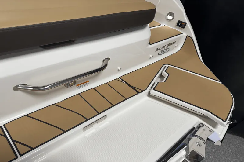 Slide: The Image of Sea Ray SDX 250 Surf 2025 - 32