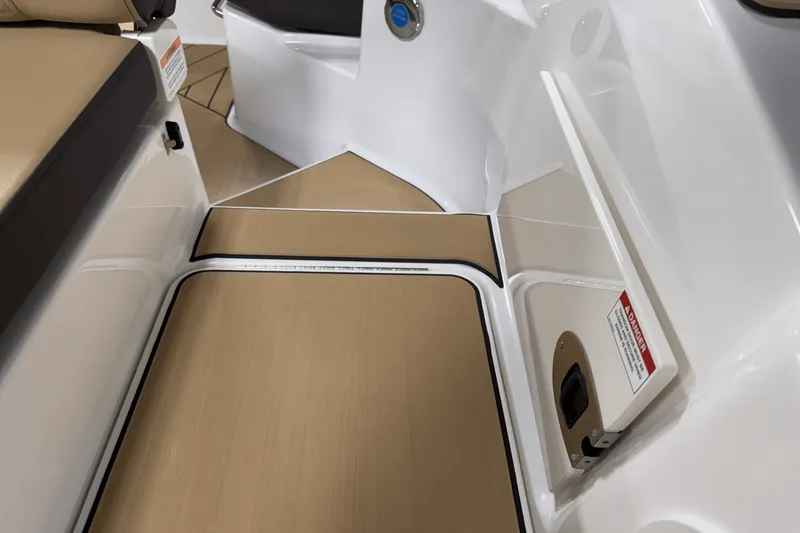 Slide: The Image of Sea Ray SDX 250 Surf 2025 - 47