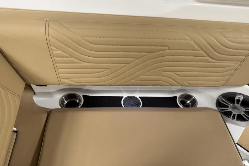 Slide: The Image of Sea Ray SDX 250 Surf 2025 - 53