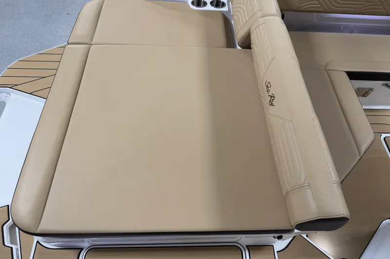 Slide: The Image of Sea Ray SDX 250 Surf 2025 - 62