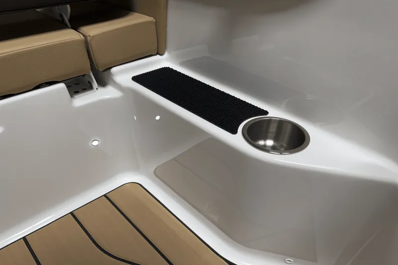 Slide: The Image of Sea Ray SDX 250 Surf 2025 - 74