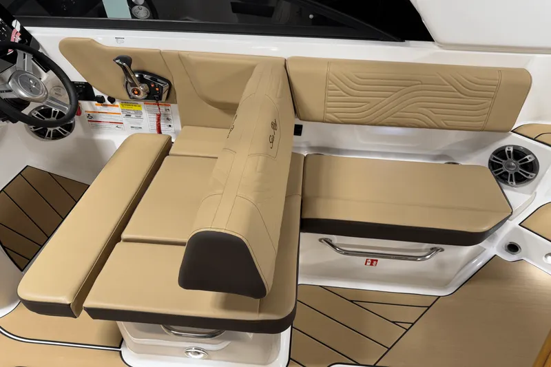 Slide: The Image of Sea Ray SDX 250 Surf 2025 - 86