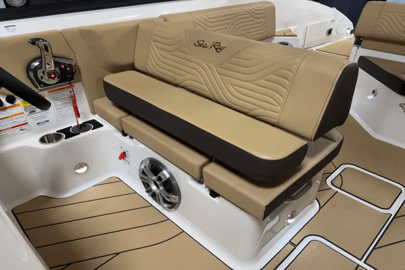 Slide: The Image of Sea Ray SDX 250 Surf 2025 - 89