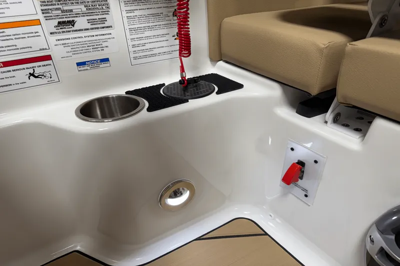 Slide: The Image of Sea Ray SDX 250 Surf 2025 - 92