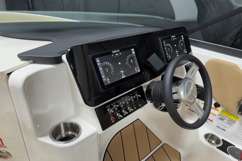 Slide: The Image of Sea Ray SDX 250 Surf 2025 - 95