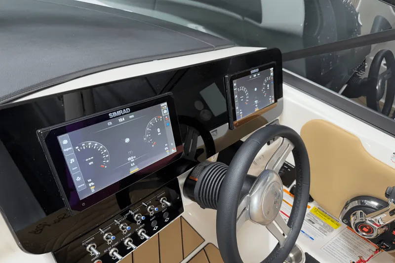 Slide: The Image of Sea Ray SDX 250 Surf 2025 - 97