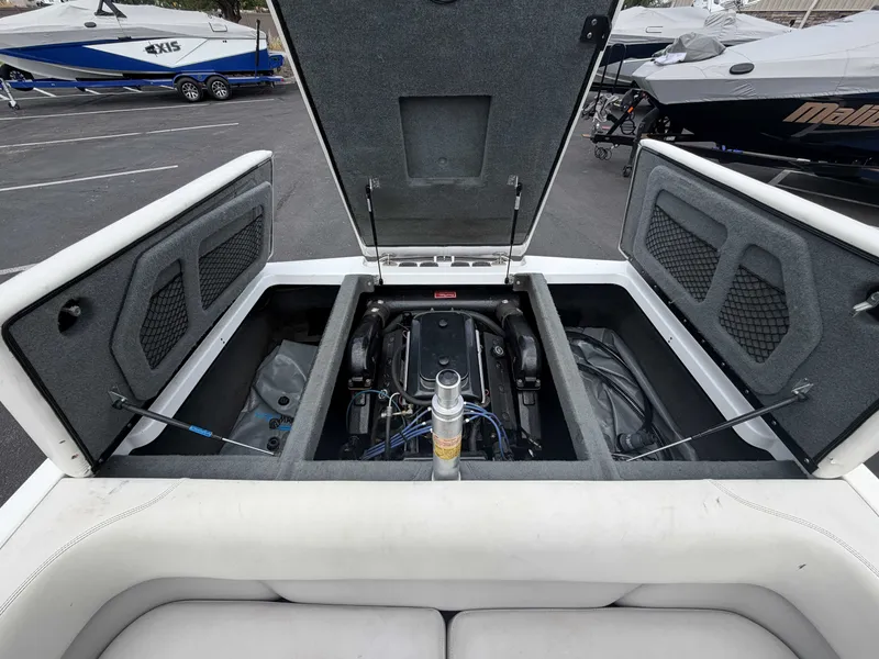 Slide: The Image of Malibu Sunsetter VLX 2001 - 16