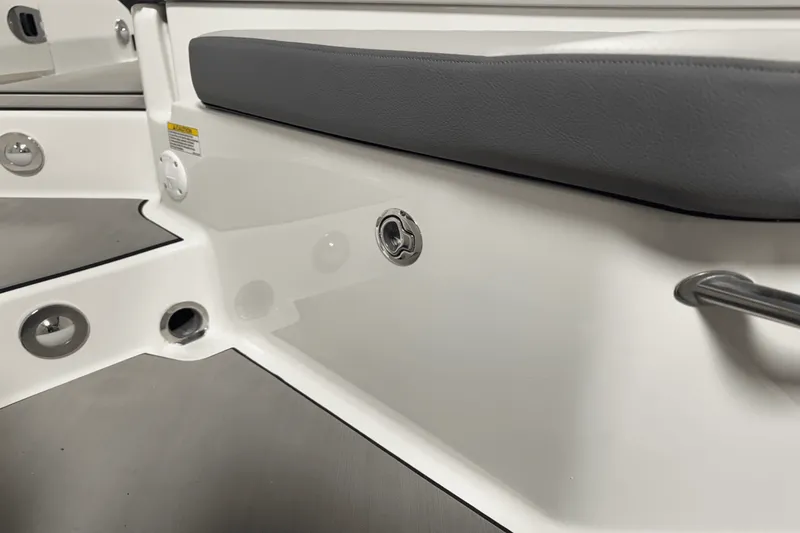 Slide: The Image of Sea Ray SDX 270 Surf 2025 - 27