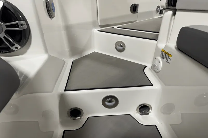 Slide: The Image of Sea Ray SDX 270 Surf 2025 - 28