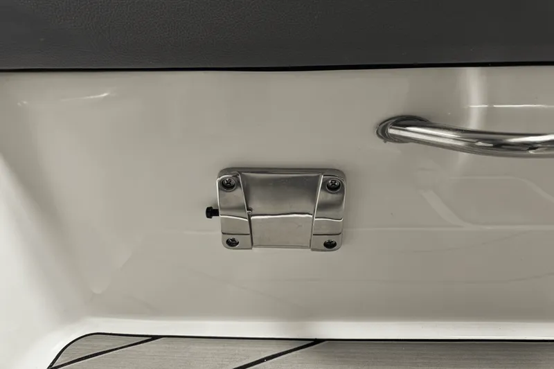 Slide: The Image of Sea Ray SDX 270 Surf 2025 - 35