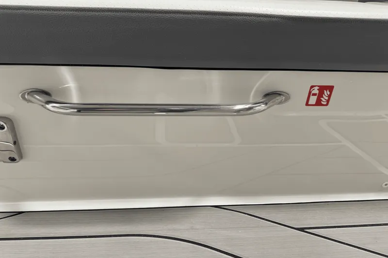 Slide: The Image of Sea Ray SDX 270 Surf 2025 - 36