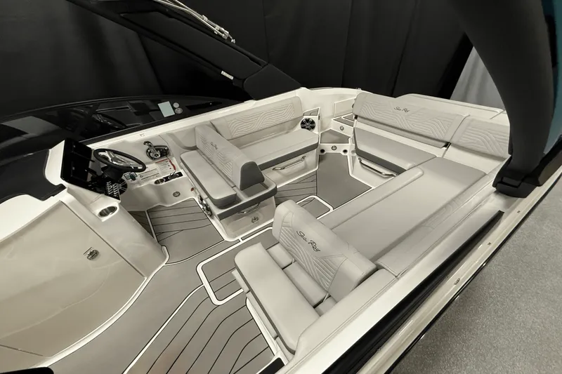 Slide: The Image of Sea Ray SDX 270 Surf 2025 - 4
