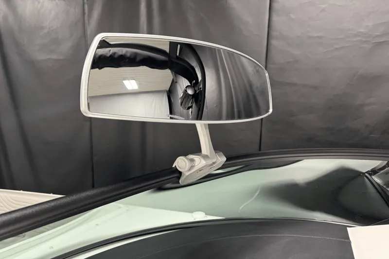 Slide: The Image of Sea Ray SDX 270 Surf 2025 - 49