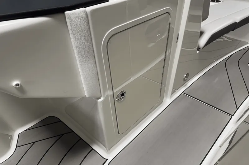 Slide: The Image of Sea Ray SDX 270 Surf 2025 - 57