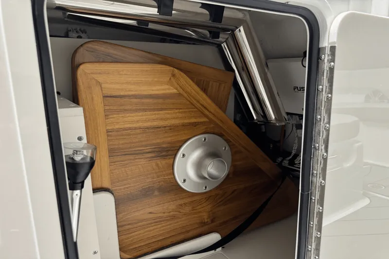 Slide: The Image of Sea Ray SDX 270 Surf 2025 - 58