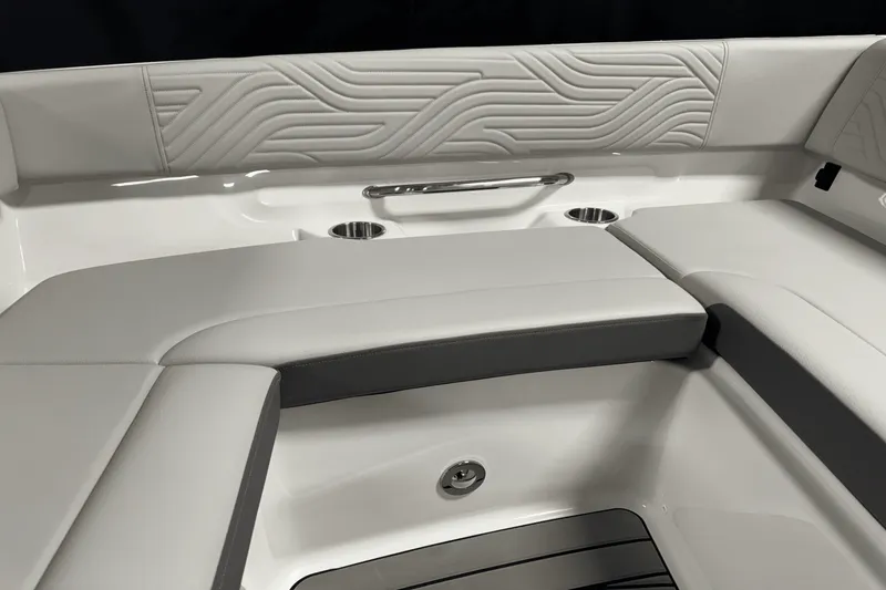 Slide: The Image of Sea Ray SDX 270 Surf 2025 - 66