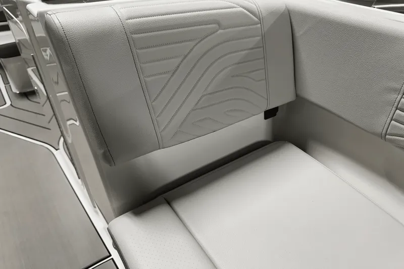 Slide: The Image of Sea Ray SDX 270 Surf 2025 - 71