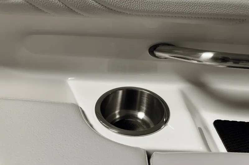 Slide: The Image of Sea Ray SDX 270 Surf 2025 - 77