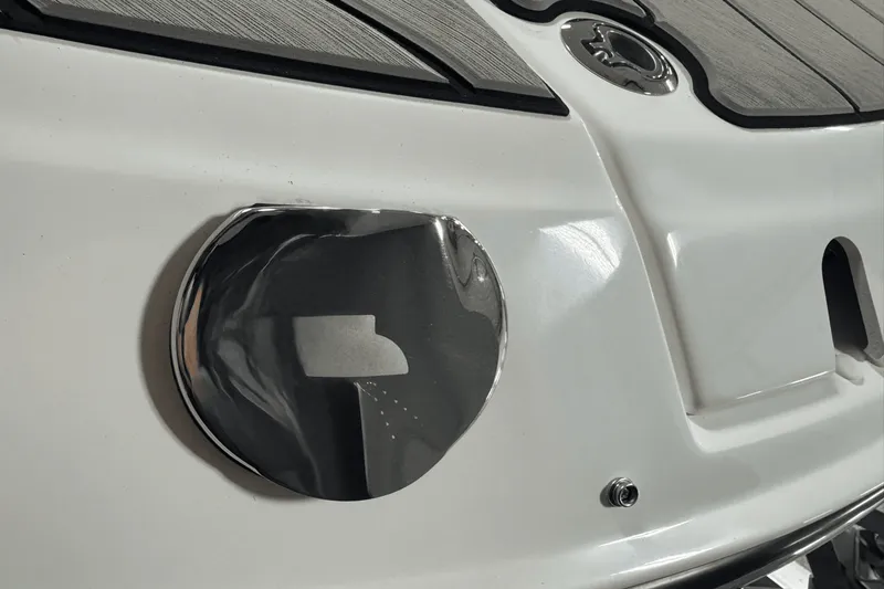 Slide: The Image of Sea Ray SDX 270 Surf 2025 - 92