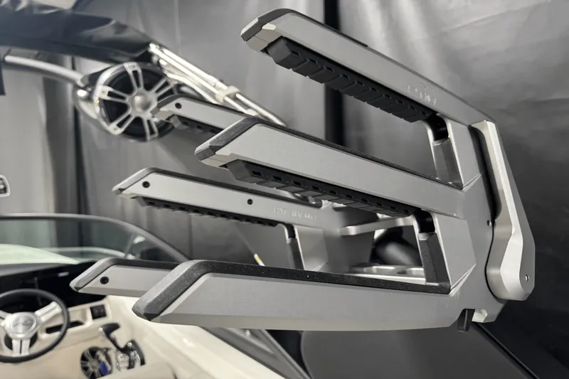 Slide: The Image of Sea Ray SDX 270 Surf 2025 - 94